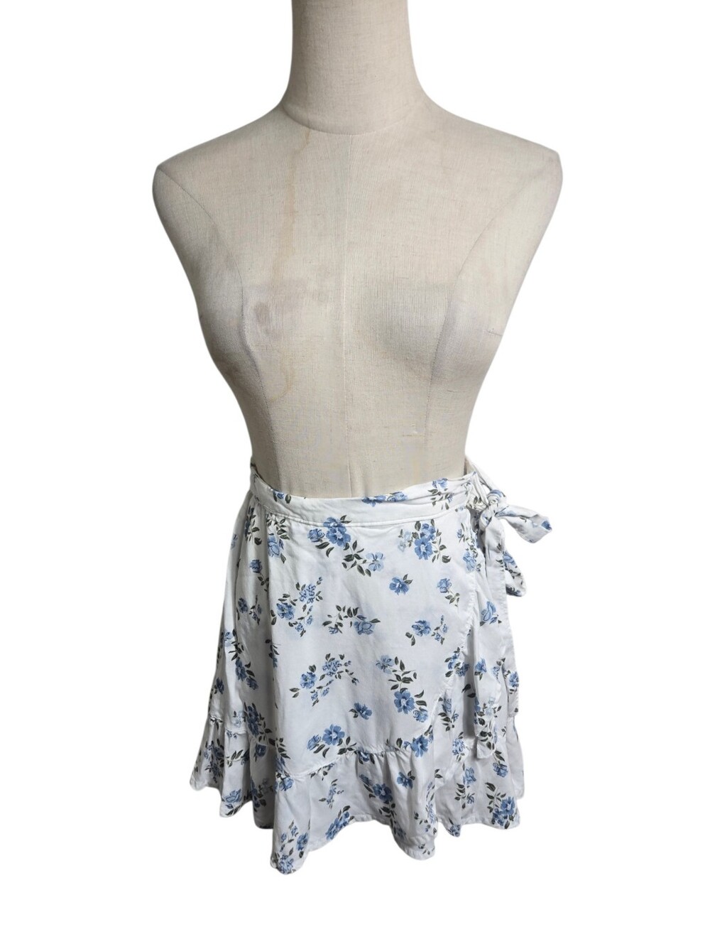 Hollister White And Blue Floral Wrap Look Mini Skirt with Built In Shorts